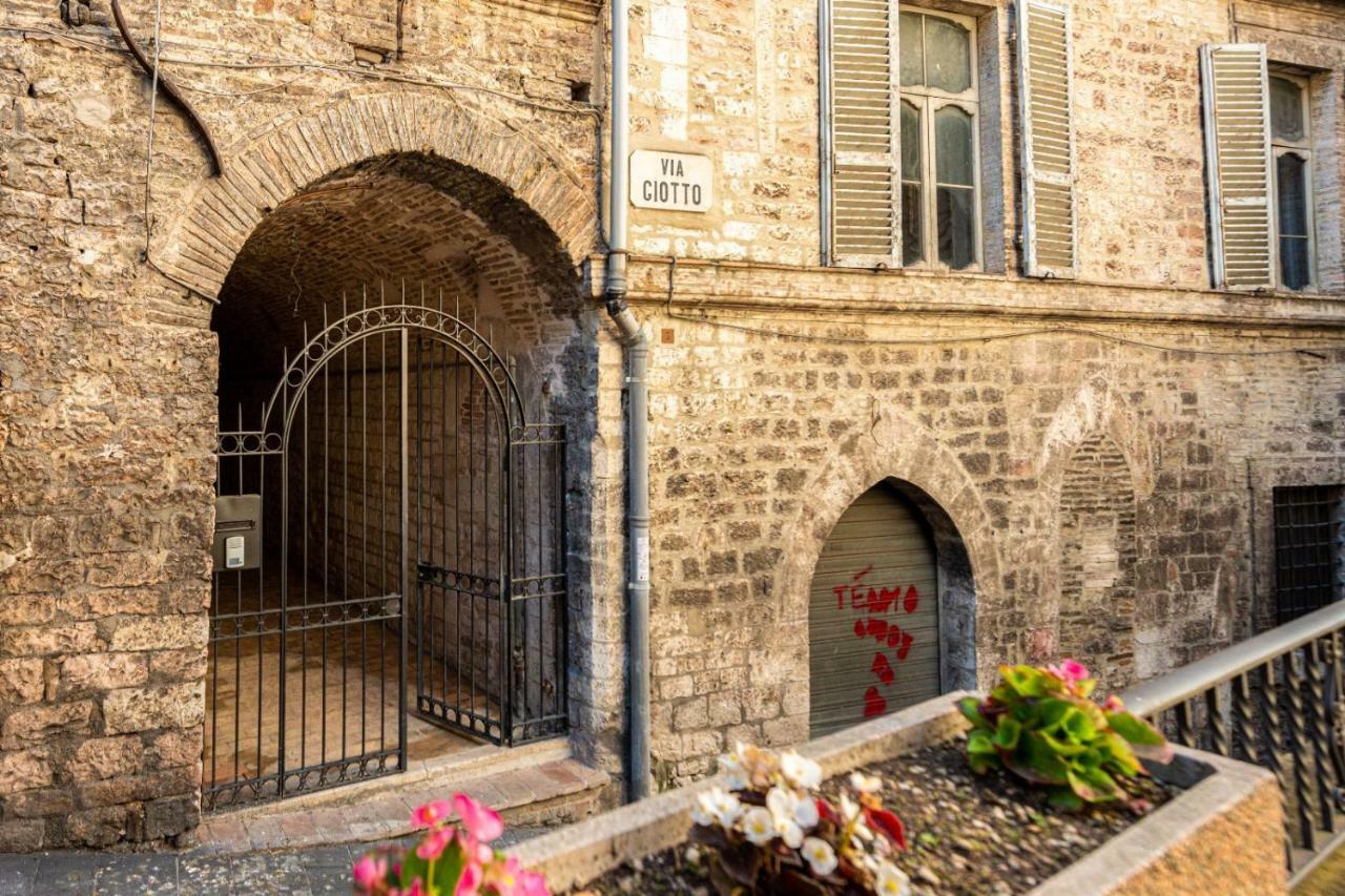 La Casa Dell'Artista Apartment Assisi Bagian luar foto